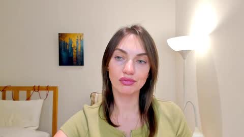 Mia online show from January 4, 5:37 pm