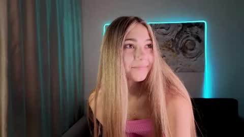 lovelygracee online show from January 14, 6:05 pm