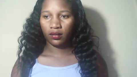 lovelylarra online show from April 8, 6:33 pm