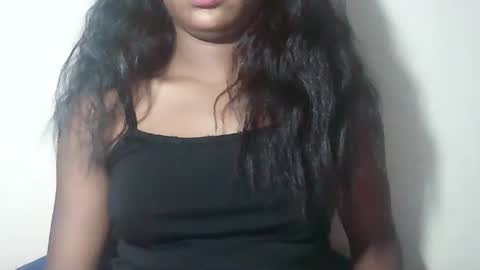 lovelylarra online show from March 30, 8:47 am