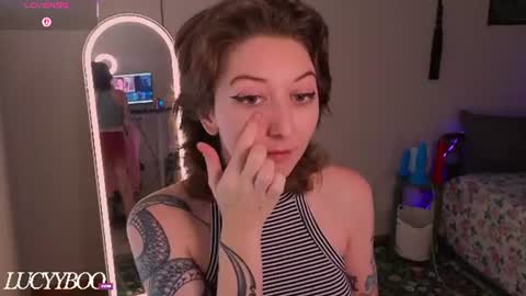 lovelylittlelucyy online show from July 22, 11:18 pm