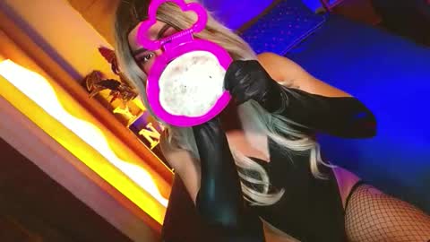 lovelymiss_shyna11 online show from May 8, 8:42 am