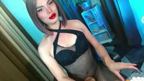 lovelymiss_shyna11 online show from September 22, 9:02 am