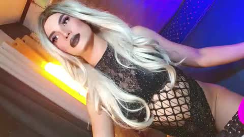 lovelymiss_shyna11 online show from May 19, 7:59 am