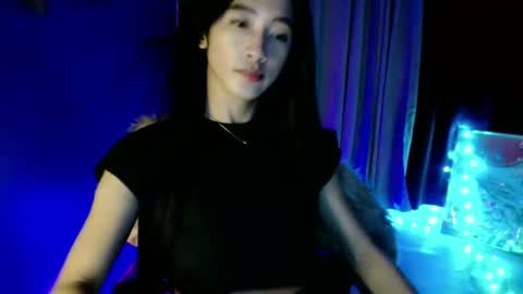 lovelypetite143 online show from March 25, 8:32 am