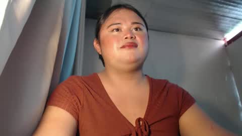 Snapshot of lovelypinaychubsx chatting on December 30, 12:43 am lovely online show from December 30, 12:43 am