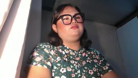 Snapshot of lovelypinaychubsx chatting on December 28, 2:53 pm lovely online show from December 28, 2:53 pm