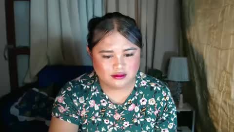 Snapshot of lovelypinaychubsx chatting on January 15, 9:02 am lovely online show from January 15, 9:02 am