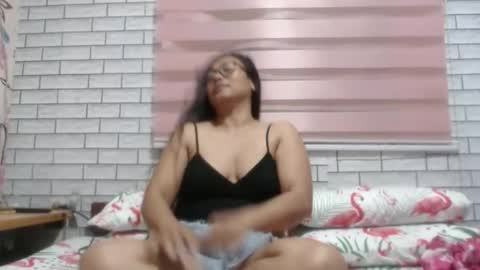 Snapshot of lovelyquey chatting on February 25, 7:49 pm Angelquey online show from February 25, 7:49 pm
