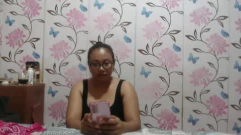 Snapshot of lovelyquey chatting on February 10, 9:04 pm Angelquey online show from February 10, 9:04 pm