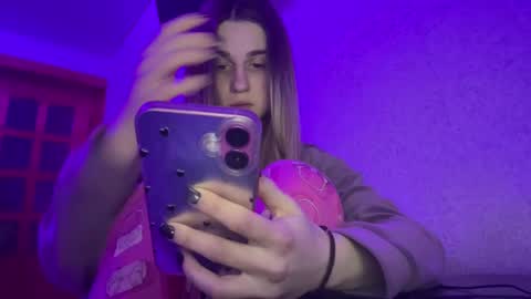 ELA online show from January 31, 7:44 pm