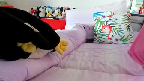 lovelywoman23 online show from October 18, 6:28 am