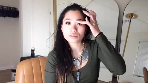 lovelyxmacii online show from February 16, 2:43 am