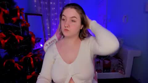 Julia  online show from December 16, 8:31 am