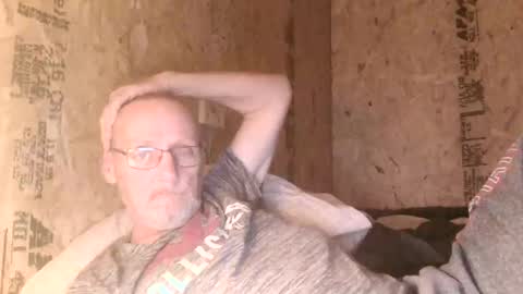 just here to have fun and cum online show from December 3, 10:54 pm