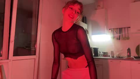 lovesstation online show from January 23, 8:35 pm