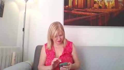 Marlyn online show from October 28, 1:12 pm