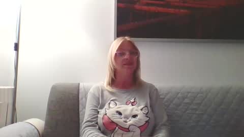 Marlyn online show from April 21, 8:38 pm