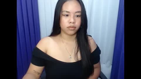 loving_apple19 online show from February 28, 10:52 am