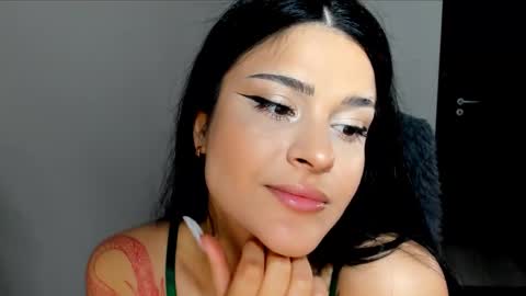 Snapshot of lovingvibesview chatting on February 21, 5:46 am lovingvibesview online show from February 21, 5:46 am