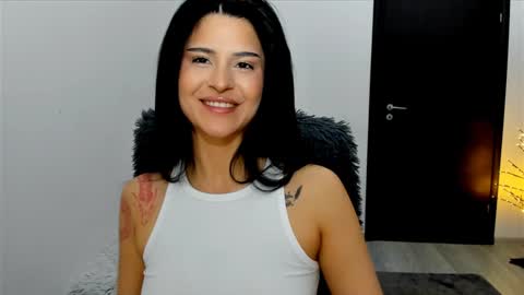 Snapshot of lovingvibesview chatting on December 14, 4:34 am lovingvibesview online show from December 14, 4:34 am