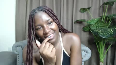 loyalcutie online show from January 17, 4:39 am