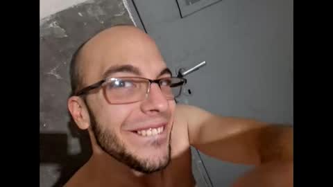 Lshot D online show from October 14, 4:43 pm