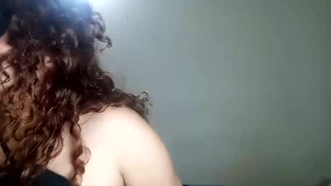 Snapshot of luanapowerful chatting on January 20, 1:18 am luanapowerful online show from January 20, 1:18 am