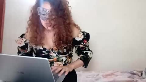 Snapshot of luanapowerful chatting on February 22, 4:07 am luanapowerful online show from February 22, 4:07 am