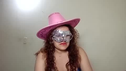 Snapshot of luanapowerful chatting on February 14, 11:42 pm luanapowerful online show from February 14, 11:42 pm