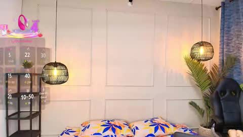 lUAN online show from November 9, 7:38 pm