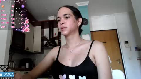 luara_ online show from July 4, 7:12 am