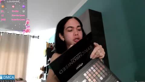 luara_ online show from May 19, 12:23 pm