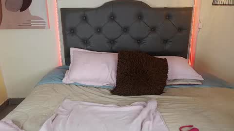 lubli_thodez online show from May 14, 5:22 pm
