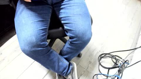 luca_morettii online show from December 17, 12:34 pm