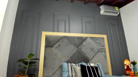 luca_morettii online show from October 21, 12:21 pm