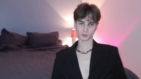 lucacharm online show from January 16, 9:30 pm