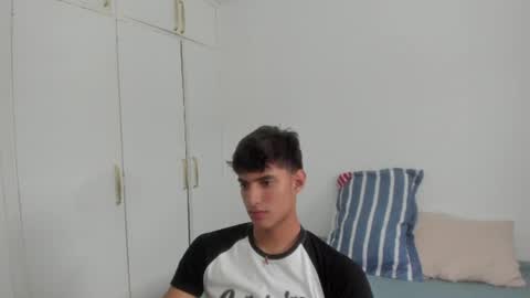 lucacosta19 online show from June 18, 8:47 pm