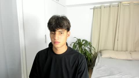 lucacosta19 online show from May 1, 8:58 pm