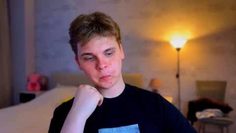 Lucas Gill online show from April 7, 2:19 pm