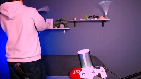 lucas_long_ online show from December 14, 9:37 am