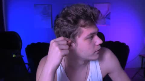 lucas_long_ online show from November 23, 10:46 am