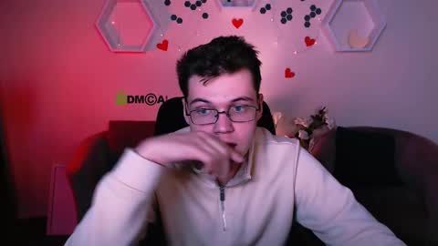 lucas_long_ online show from October 7, 7:10 pm