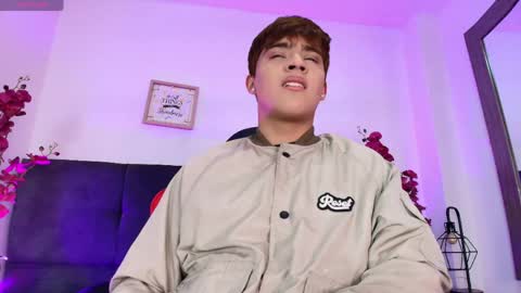 Lucas lovee online show from April 4, 1:07 pm