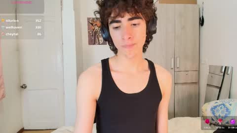 lucas_xo online show from November 18, 4:15 am