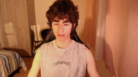 lucas_xo online show from September 22, 4:05 am