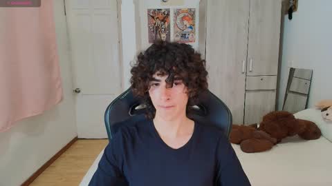 lucas_xo online show from March 19, 3:23 am