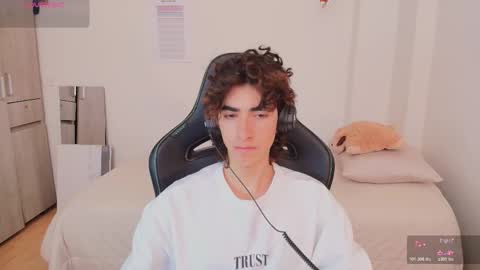 lucas_xo online show from February 17, 5:23 pm