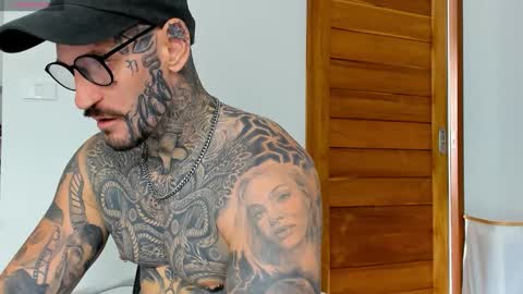 lucasexclusive online show from October 20, 7:24 am