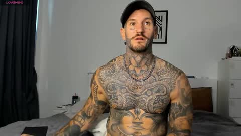 lucasexclusive online show from November 13, 5:43 am